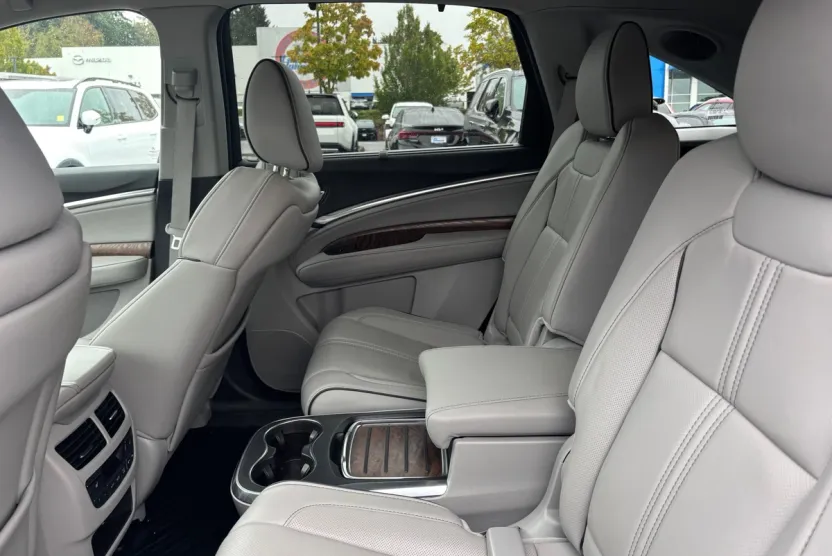2020 Acura MDX SH-AWD Advance photo 1