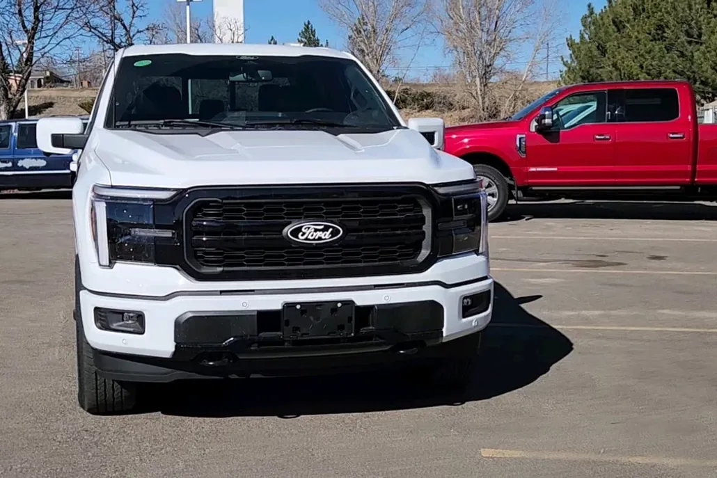 2025 Ford F-150 Lariat photo 1