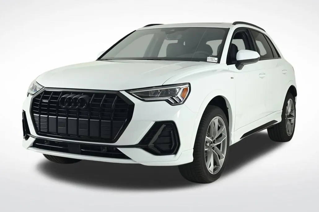 2025 Audi Q3 45 TFSI S line Premium photo 1
