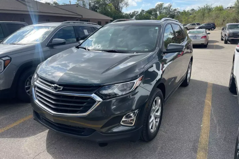 2019 Chevrolet Equinox LT photo 1