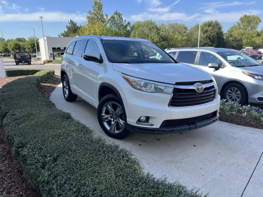 2015 Toyota Highlander Limited photo 1