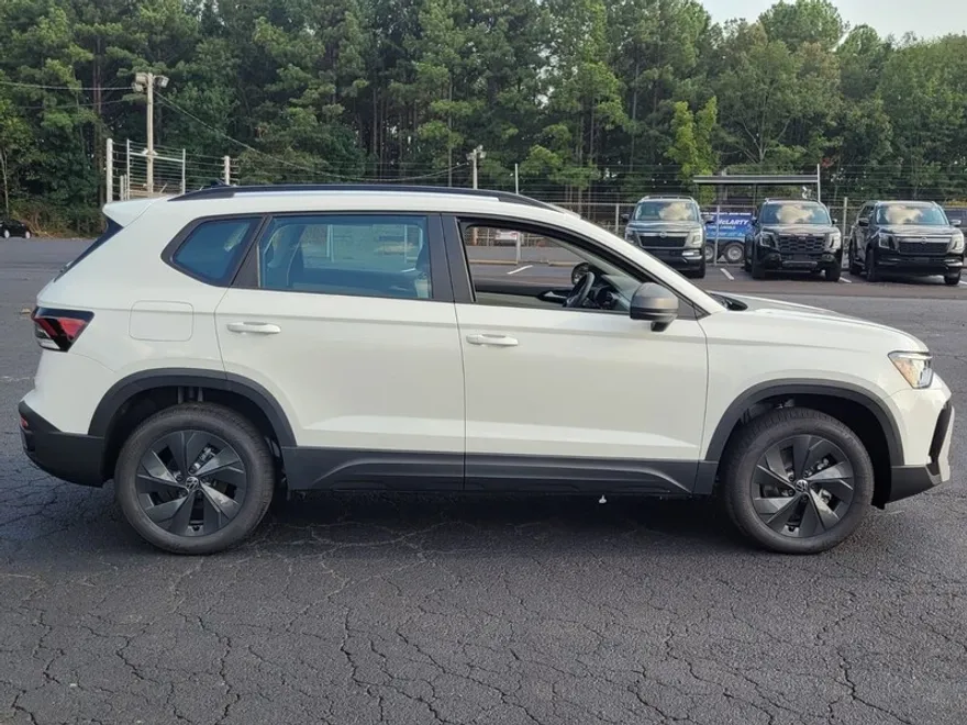 2025 Volkswagen Taos S photo 1