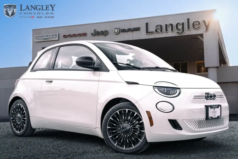 2025 Fiat 500e Red photo 1