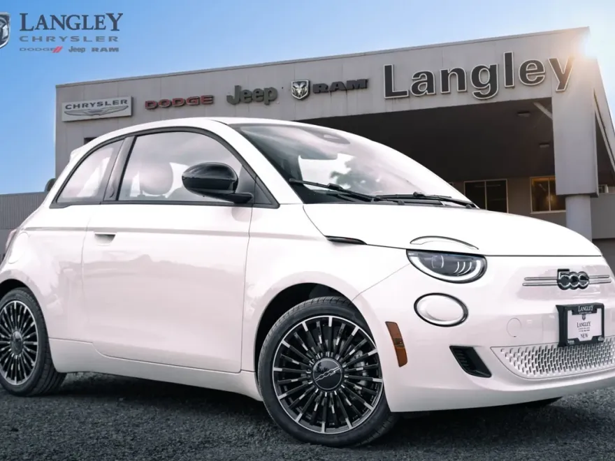 2025 Fiat 500e Red photo 1