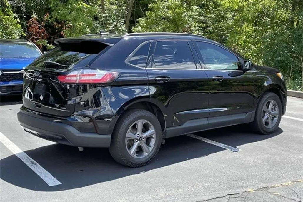 2024 Ford Edge SEL photo 1