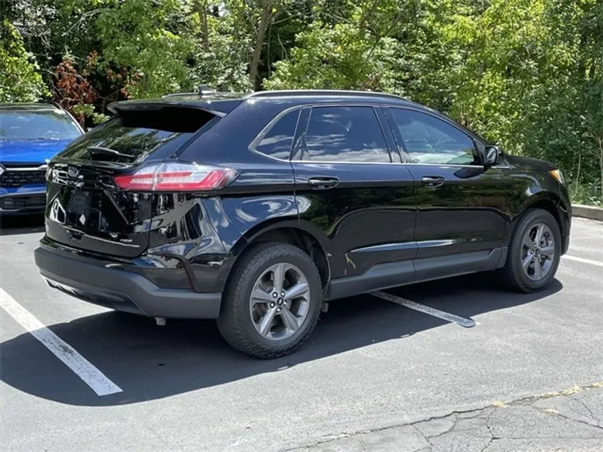 2024 Ford Edge SEL photo 1