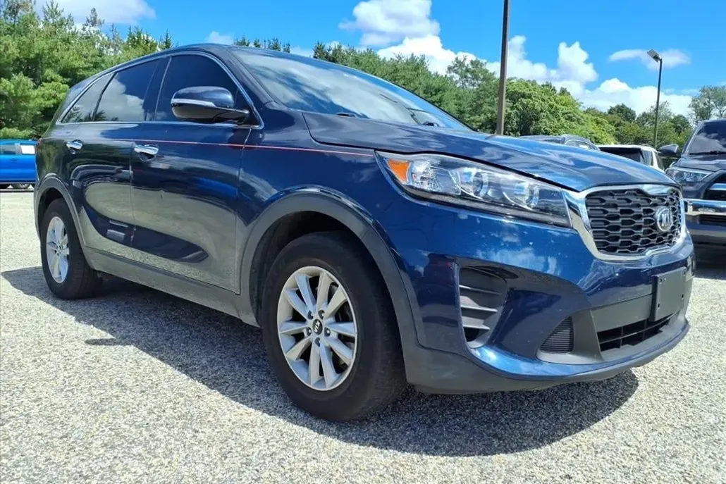 2019 Kia Sorento LX photo 1