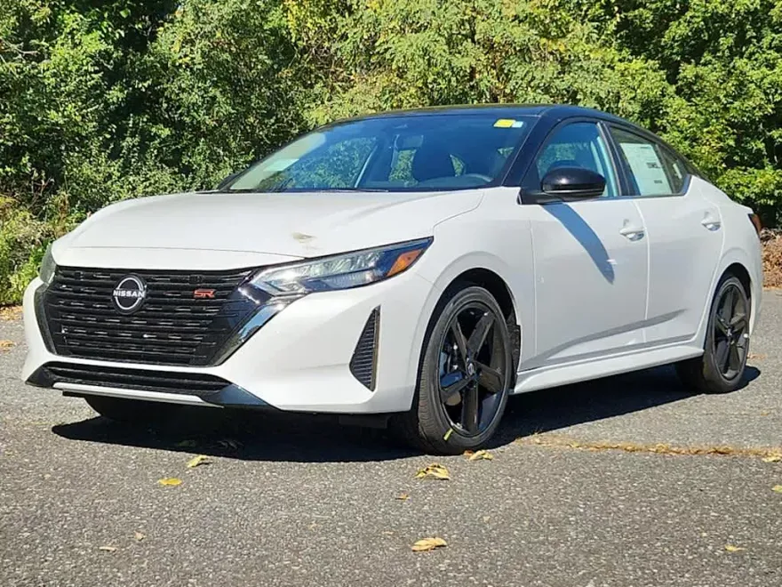 2025 Nissan Sentra SR photo 1