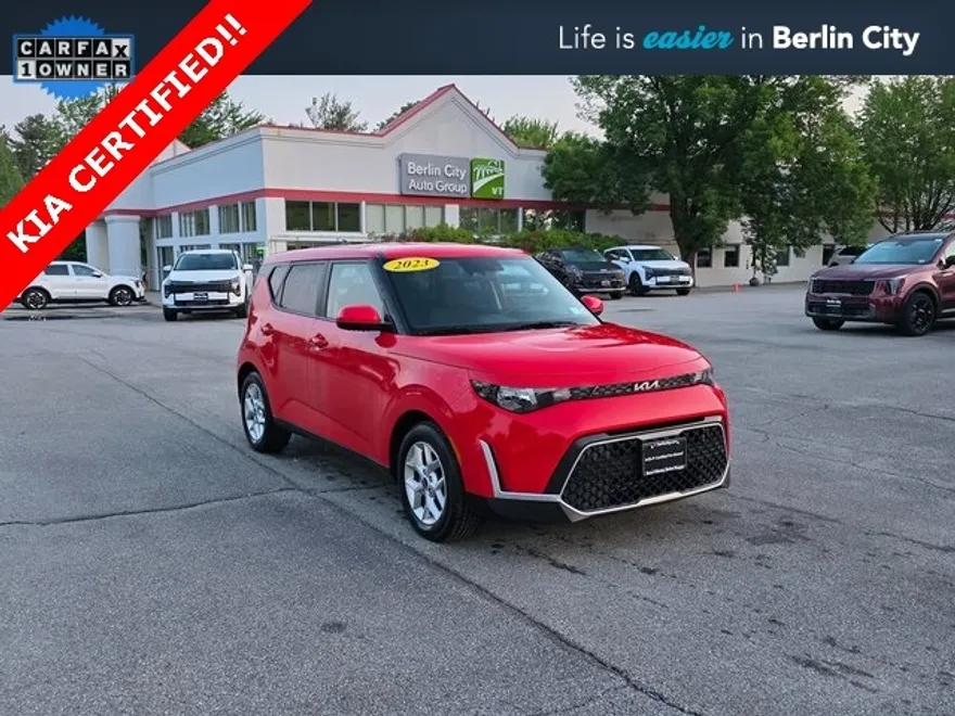 2023 Kia Soul LX photo 1