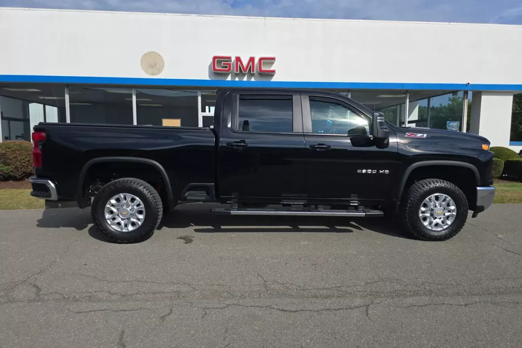 2024 Chevrolet Silverado 2500HD LT photo 1