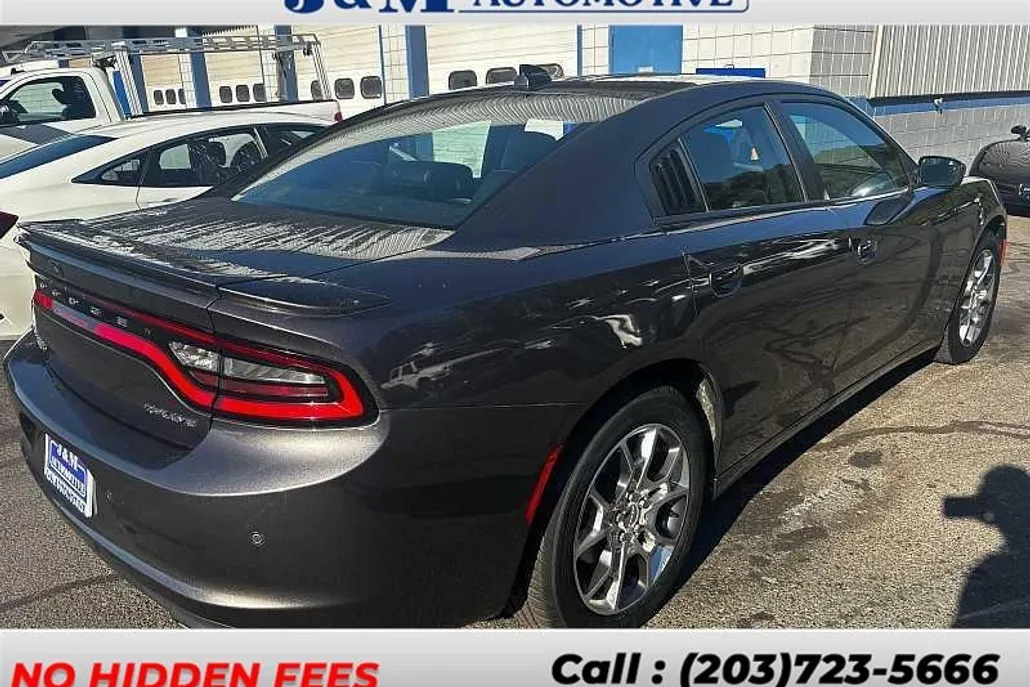 2015 Dodge Charger SXT photo 1
