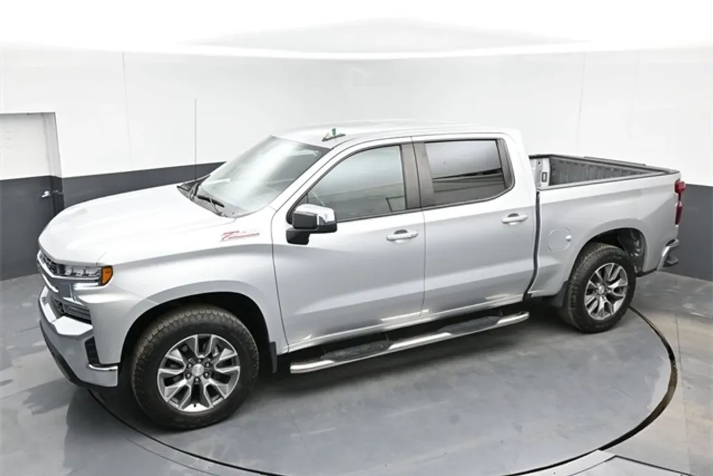 2022 Chevrolet Silverado 1500 LT photo 1