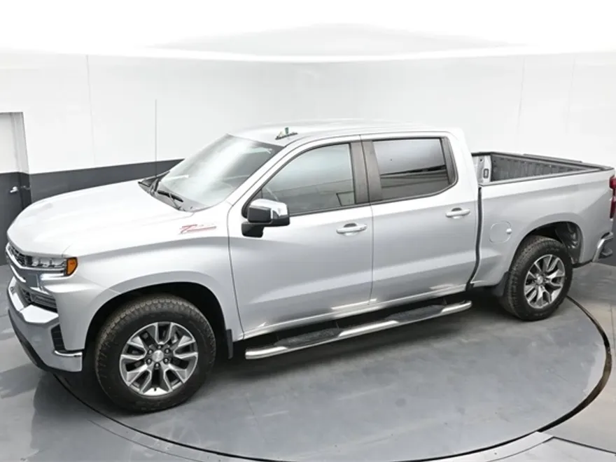 2022 Chevrolet Silverado 1500 LT photo 1