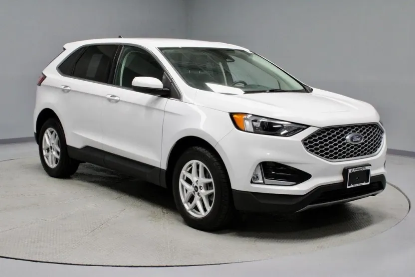2023 Ford Edge SEL photo 1