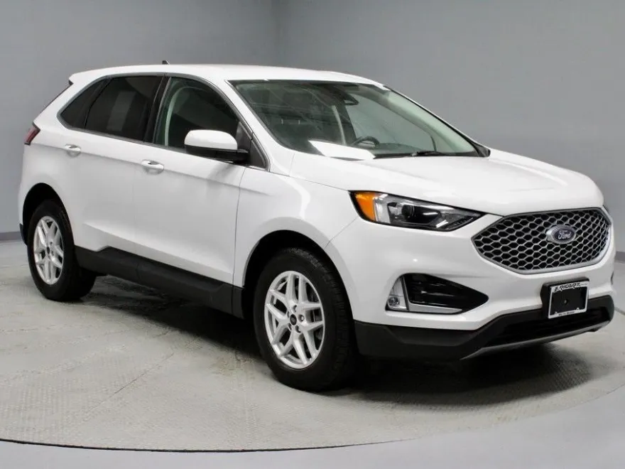 2023 Ford Edge SEL photo 1