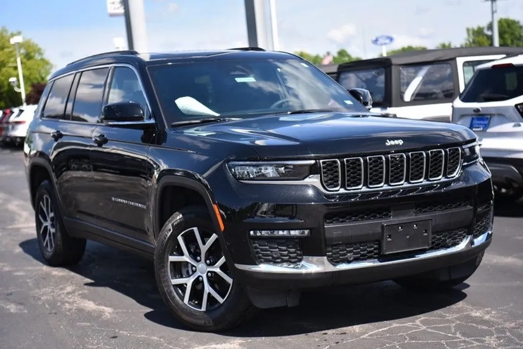 2024 Jeep Grand Cherokee Limited photo 1