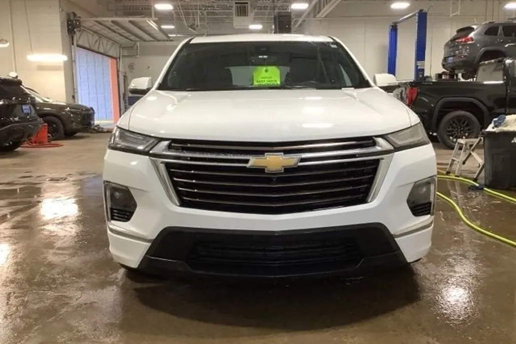 2023 Chevrolet Traverse High Country photo 1