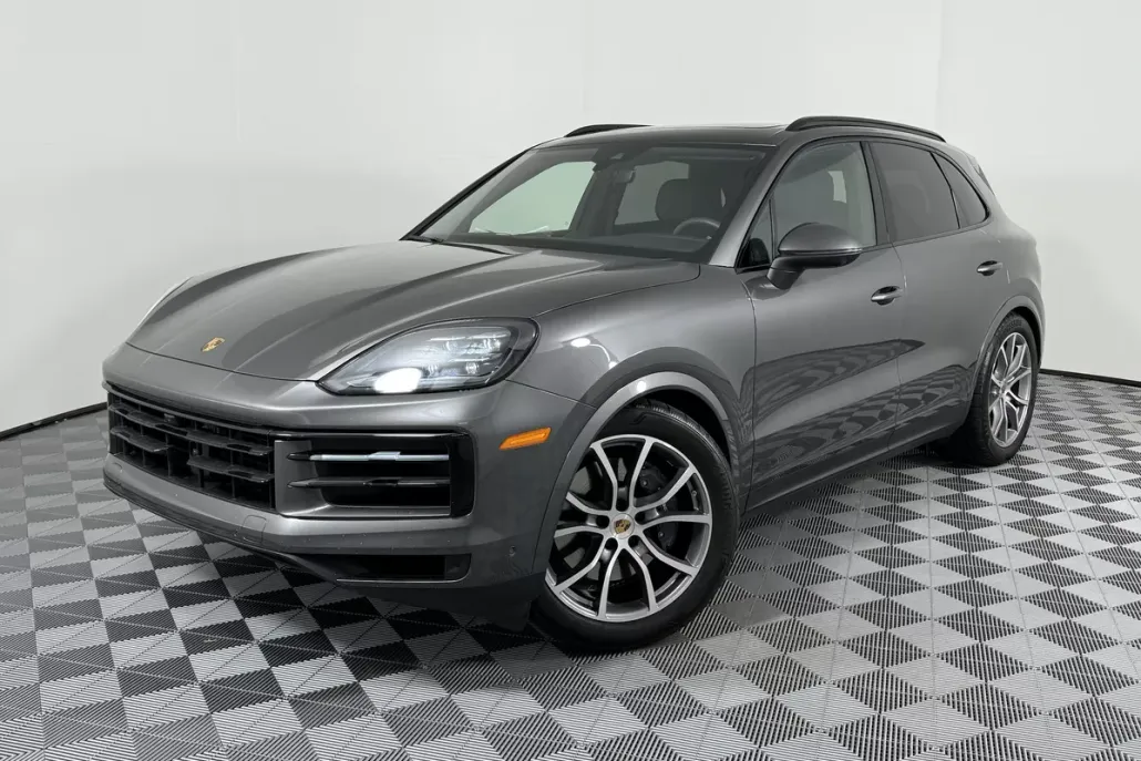 2025 Porsche Cayenne photo 1