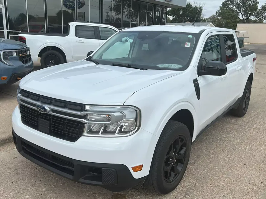2024 Ford Maverick Lariat photo 1