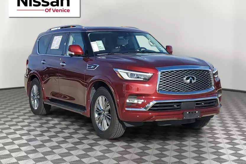 2022 Infiniti QX80 Luxe photo 1