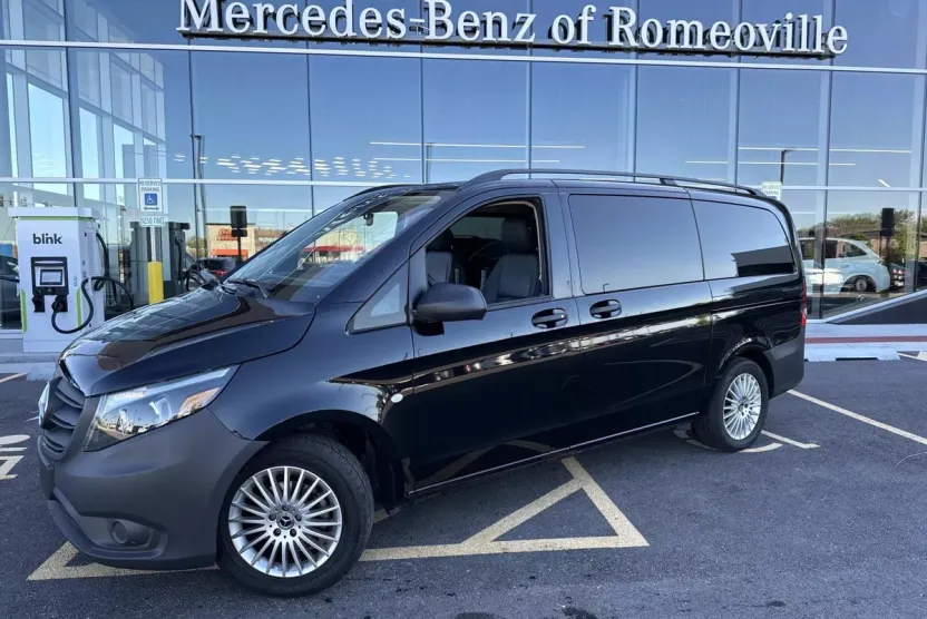 2023 Mercedes Benz Metris photo 1