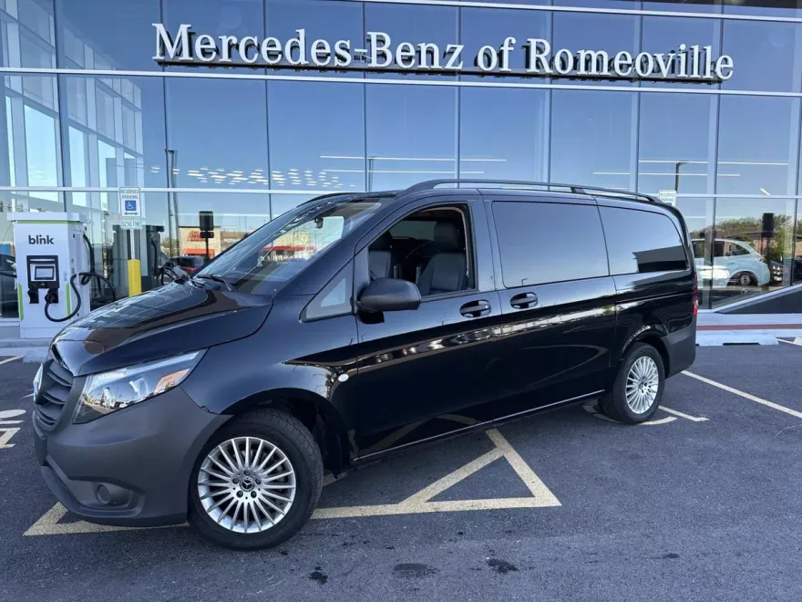2023 Mercedes Benz Metris photo 1