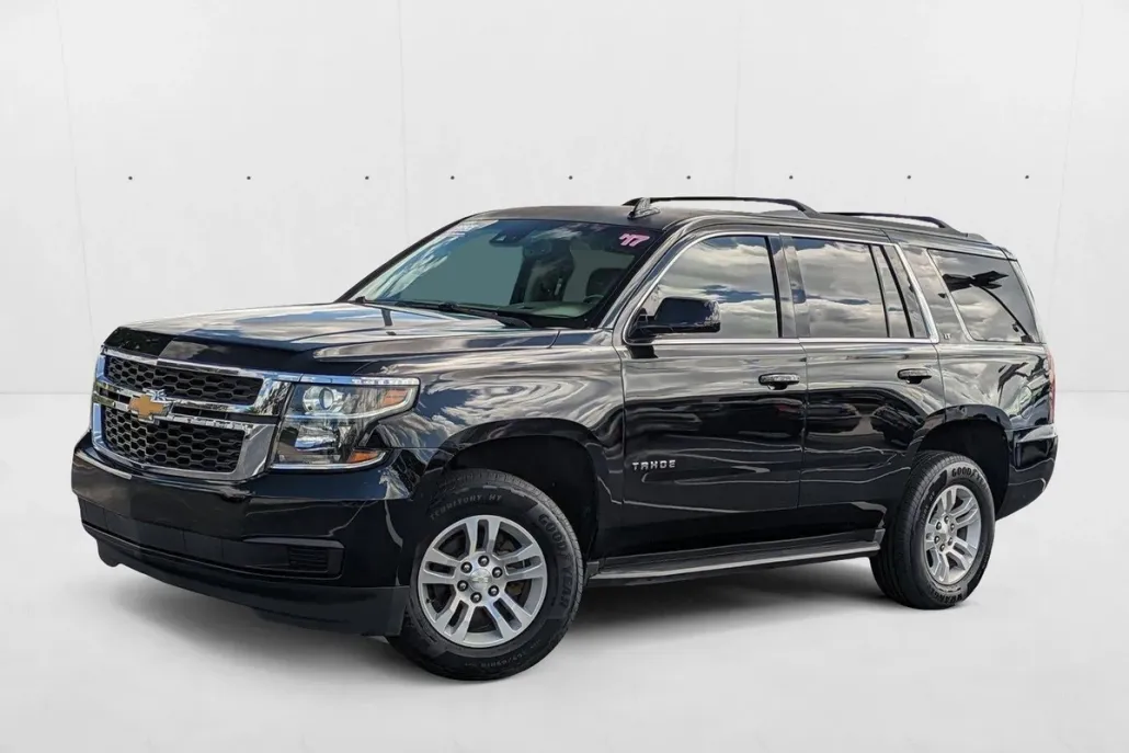 2017 Chevrolet Tahoe LT photo 1