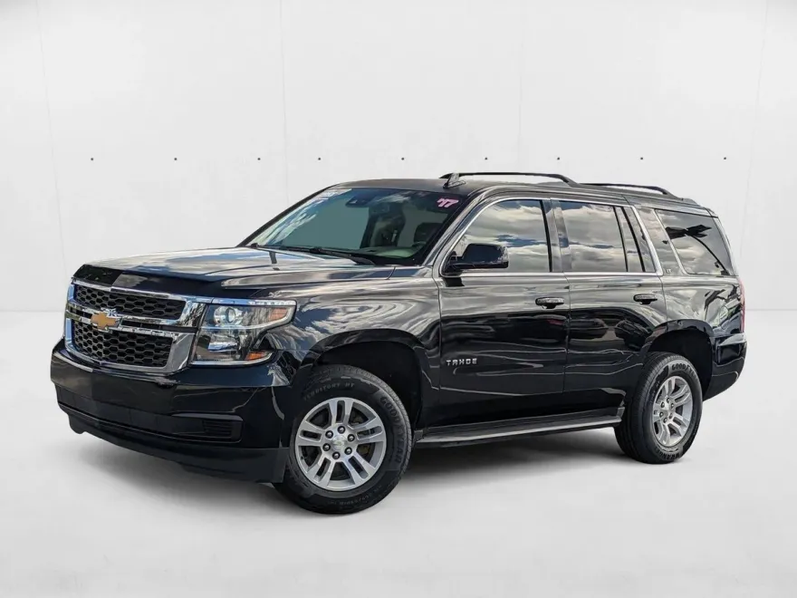 2017 Chevrolet Tahoe LT photo 1