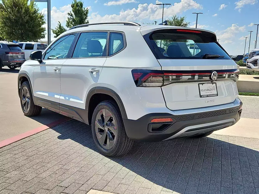 2025 Volkswagen Taos S photo 1