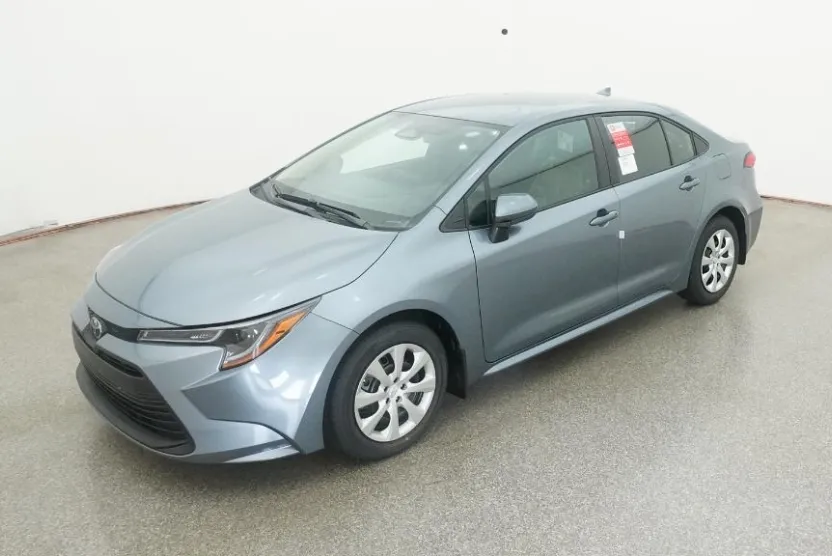 2025 Toyota Corolla LE photo 1