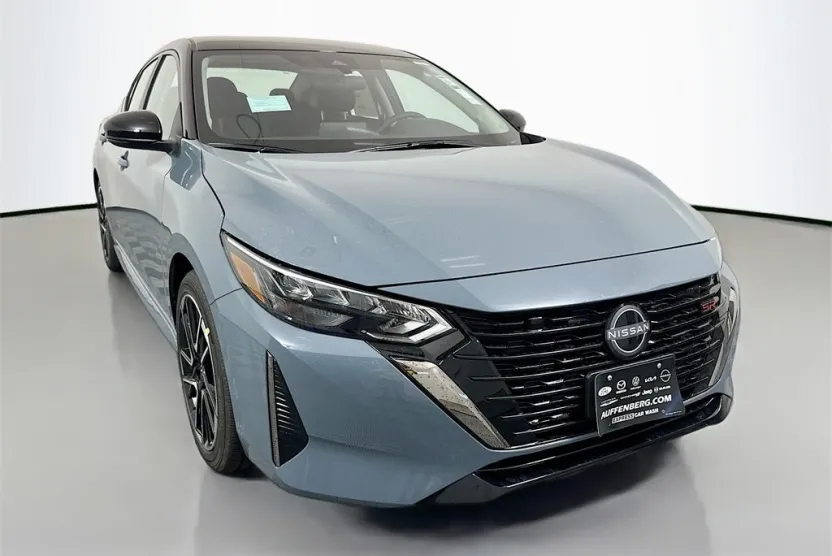 2025 Nissan Sentra SR photo 1