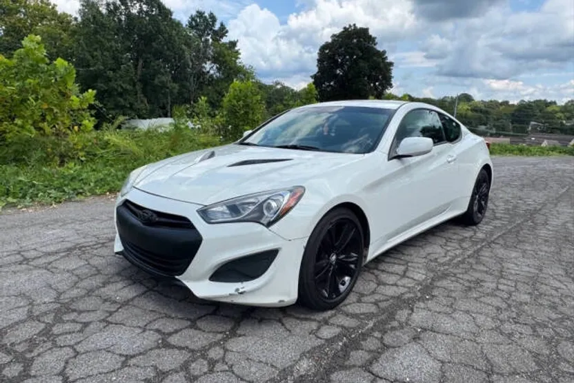 2013 Hyundai Genesis Coupe 2.0T photo 1