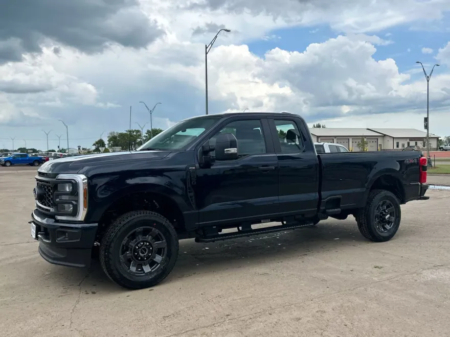 2025 Ford F-250 XL photo 1