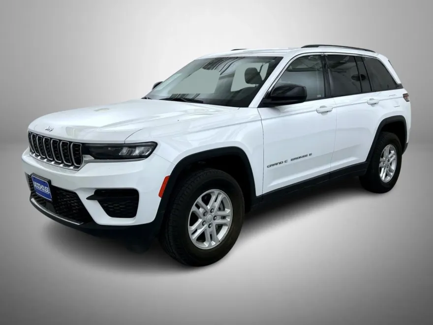 2023 Jeep Grand Cherokee Laredo photo 1