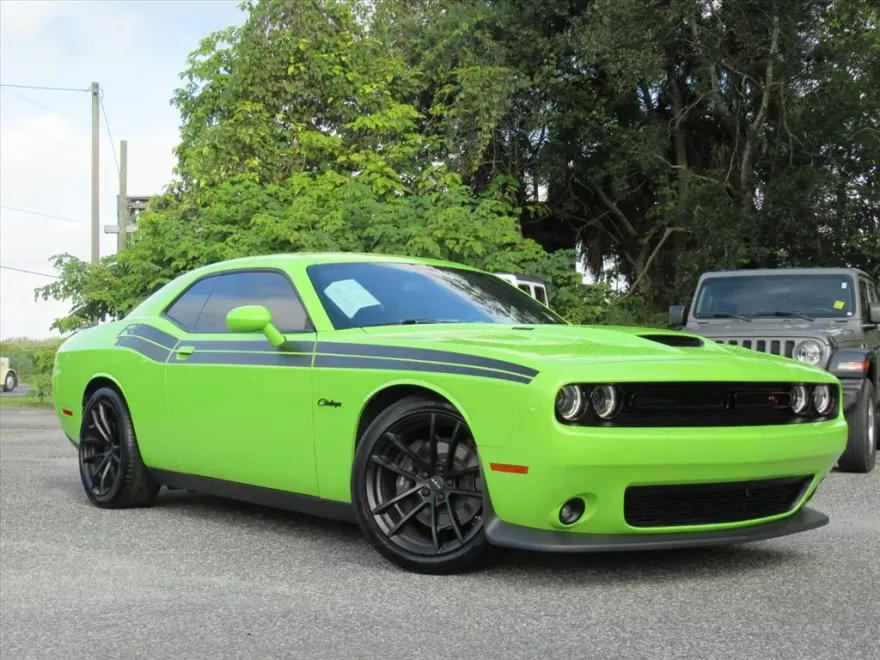2023 Dodge Challenger R/T Scat Pack photo 1