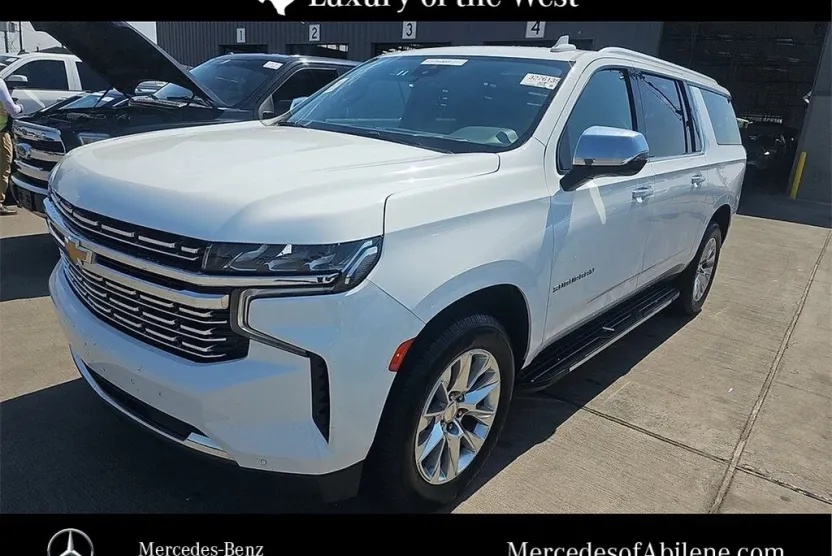 2023 Chevrolet Suburban Premier photo 1