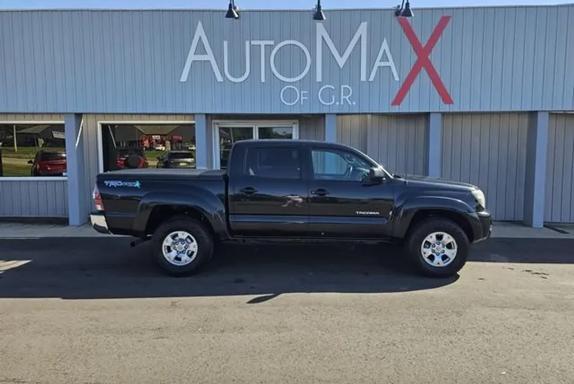 2009 Toyota Tacoma TRD photo 1
