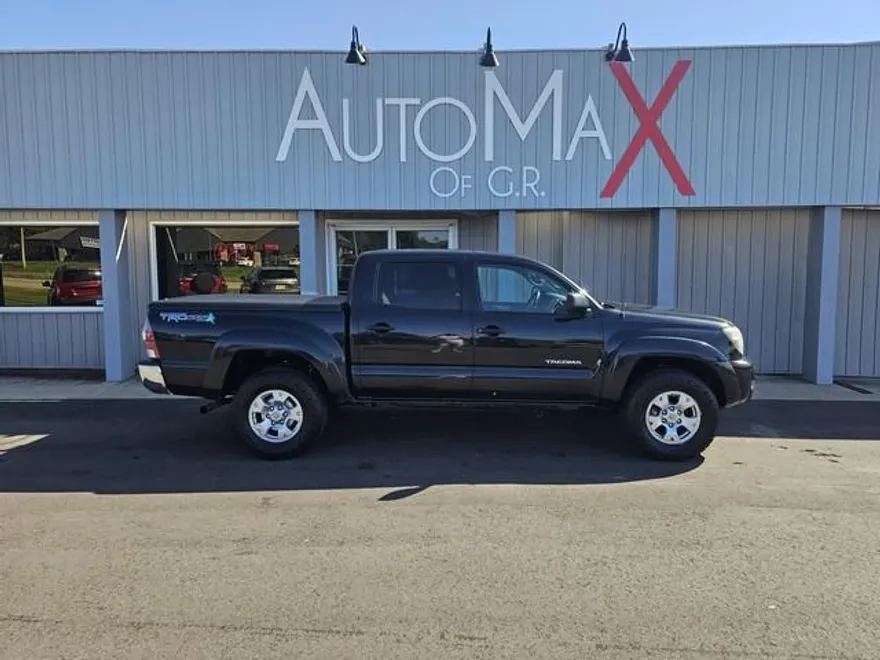 2009 Toyota Tacoma TRD photo 1