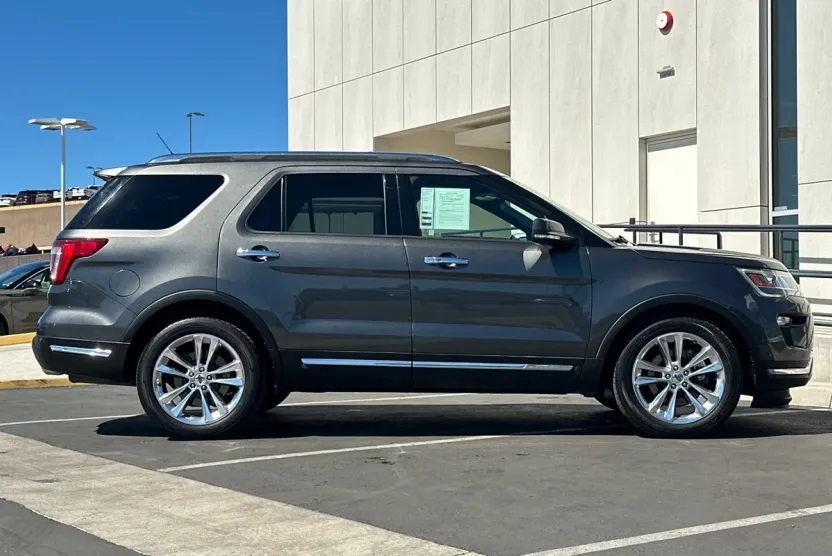 2018 Ford Explorer Limited photo 1