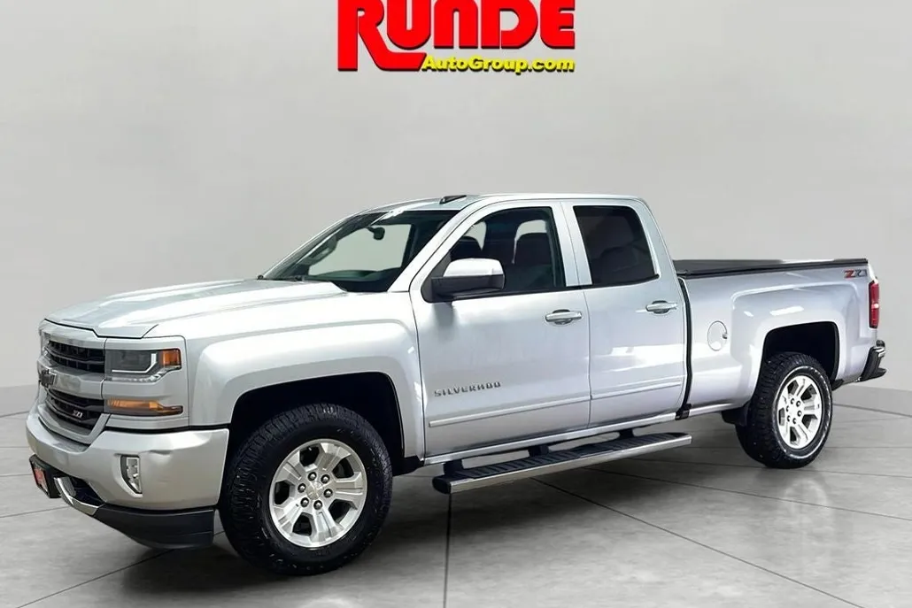 2019 Chevrolet Silverado LT photo 1