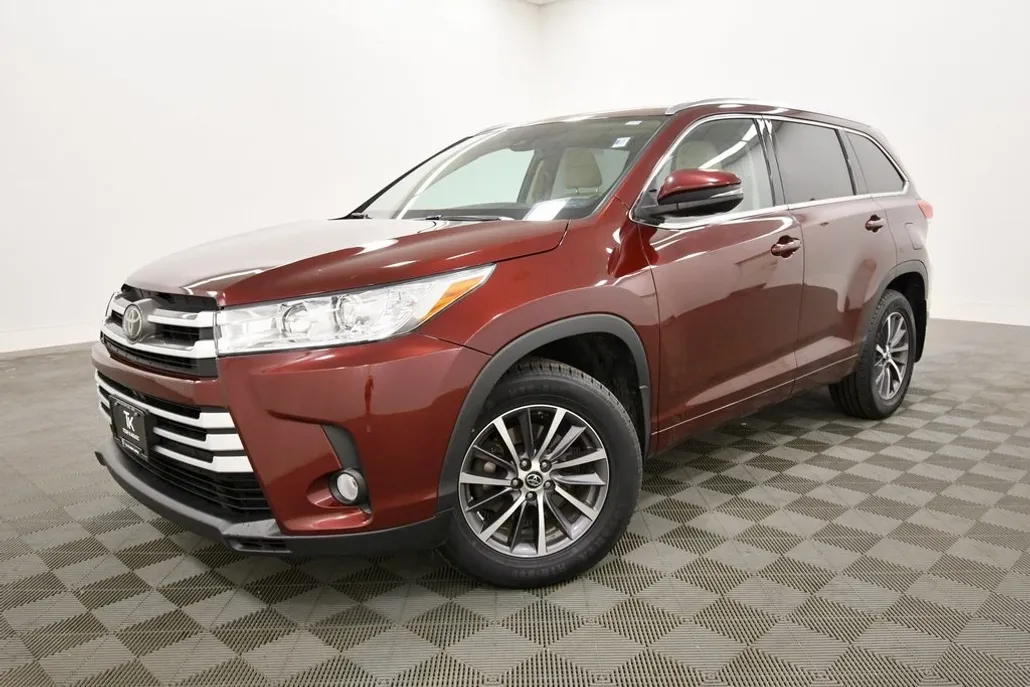 2018 Toyota Highlander XLE photo 1