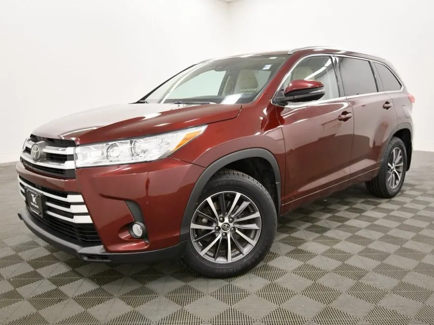 2018 Toyota Highlander XLE photo 1