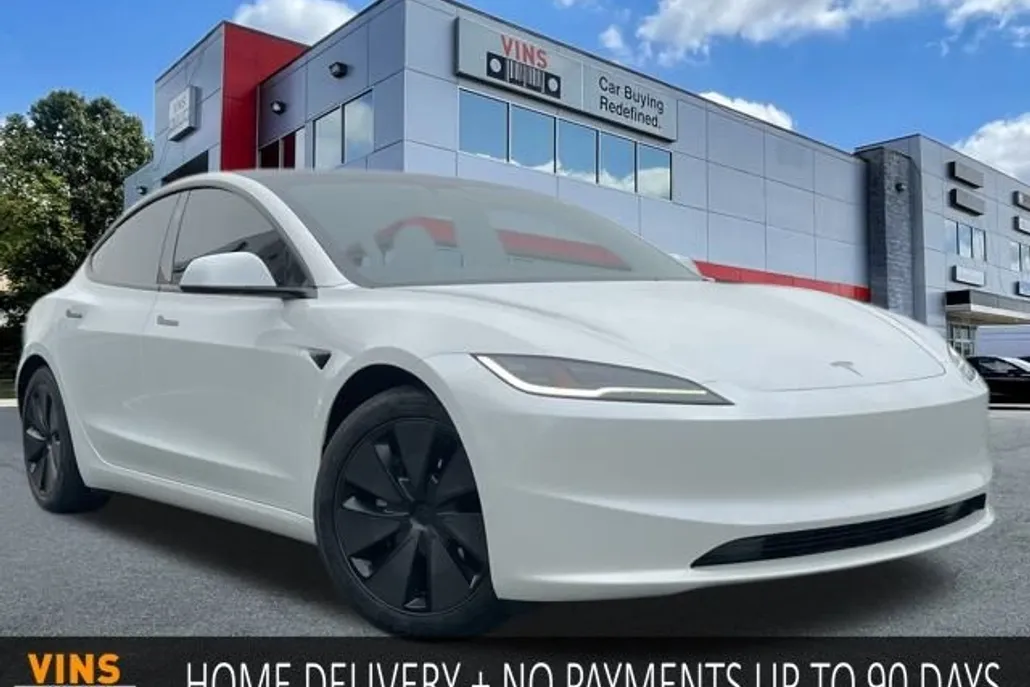 2024 Tesla Model 3 Long Range photo 1