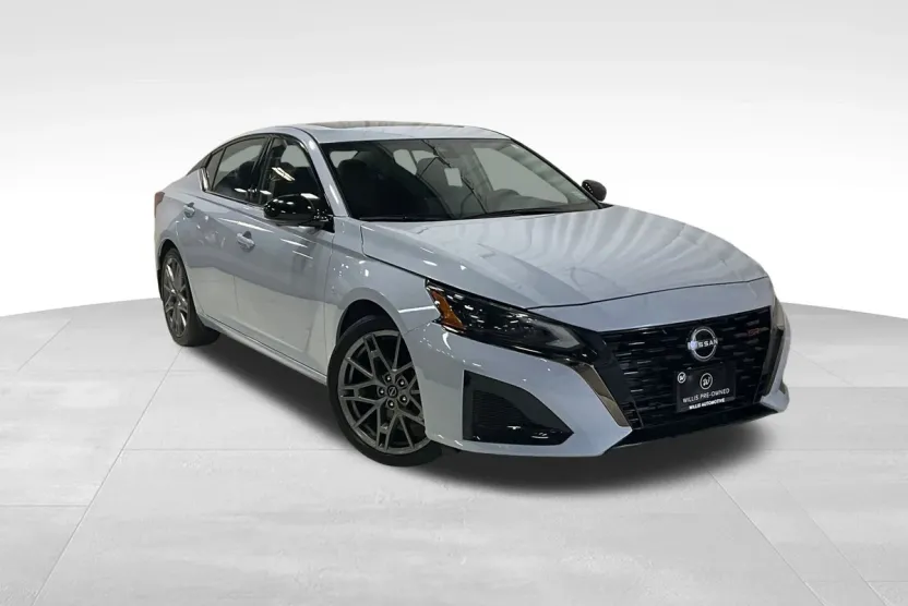 2024 Nissan Altima SR photo 1