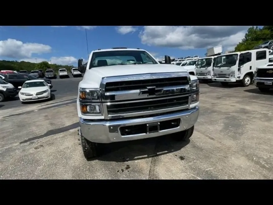2024 Chevrolet Silverado 5500HD Work Truck photo 1