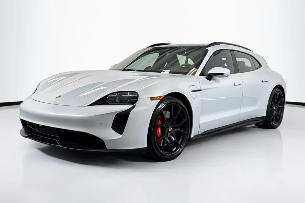 2024 Porsche Taycan GTS Sport Turismo photo 1