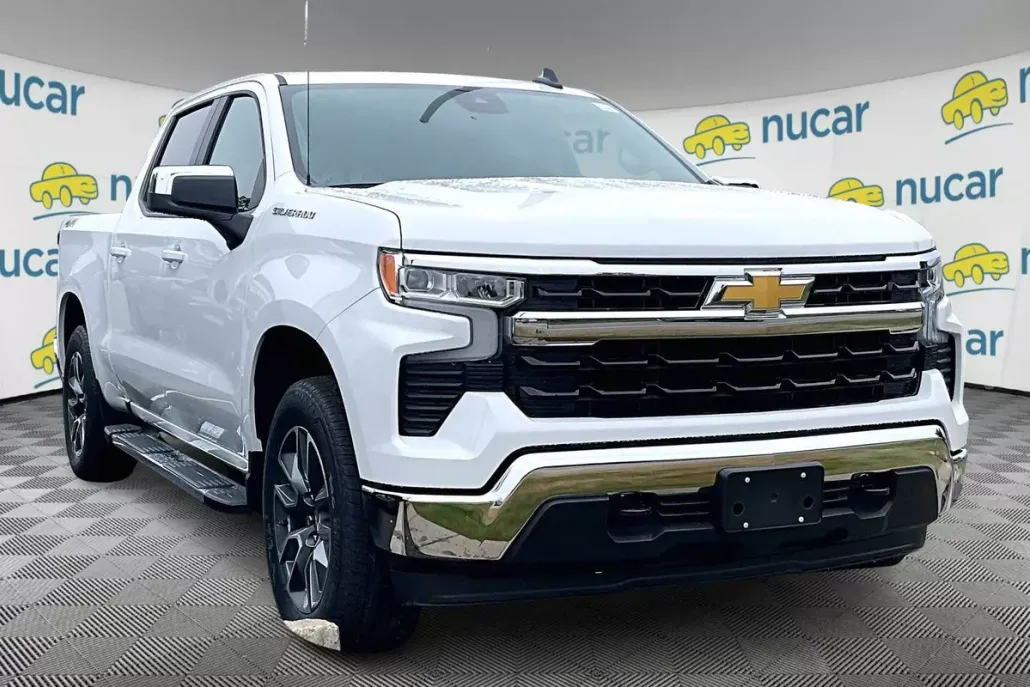 2025 Chevrolet Silverado 1500 LT photo 1