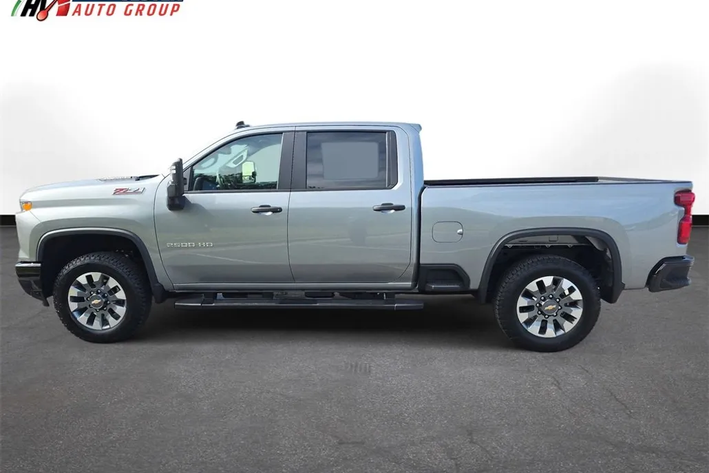 2025 Chevrolet Silverado 2500HD Custom photo 1
