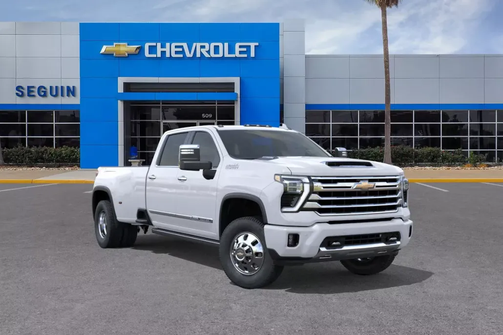 2025 Chevrolet Silverado 3500HD High Country photo 1