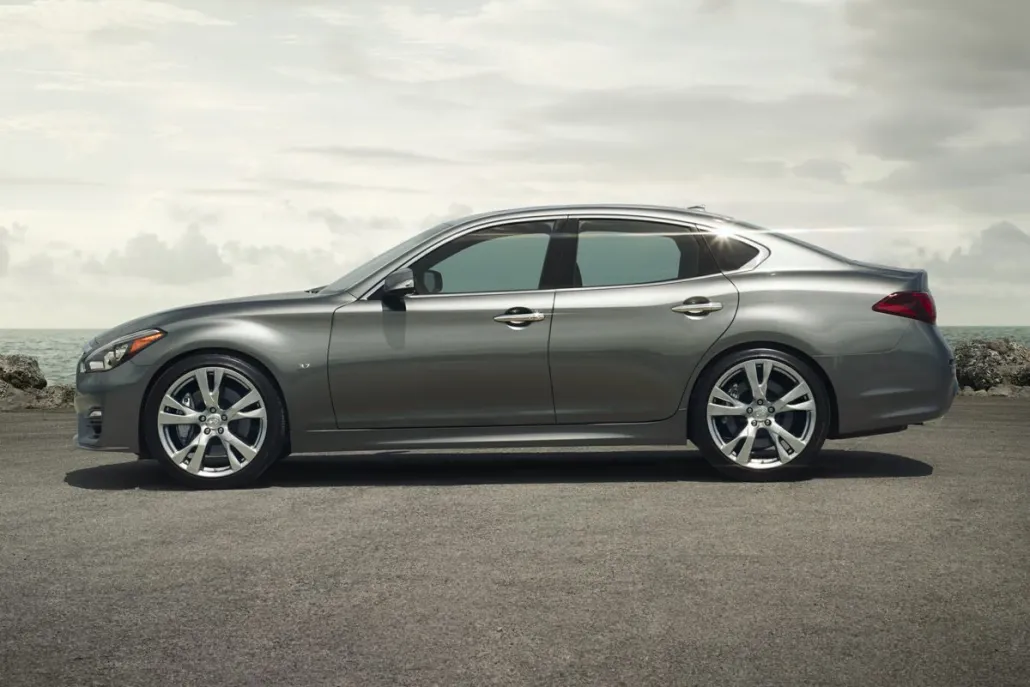 2015 Infiniti Q70 3.7 photo 1